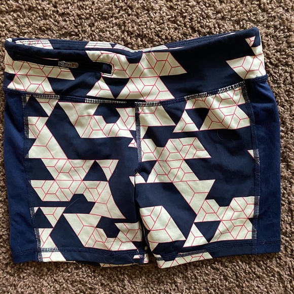 Oiselle shorts - Picture 2 of 3